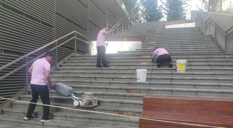 石灰华地板材料与石灰石密切