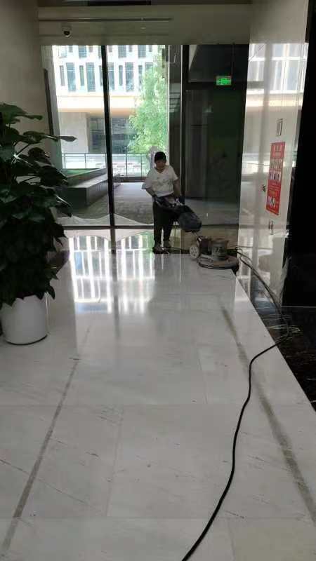 北京石材,翻新公司 宝宝聚集在北京商务中心大理石翻新现场