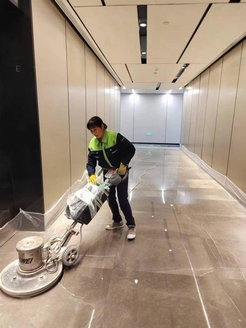 石灰华具有耐用、外观美观、适用范围广的特点