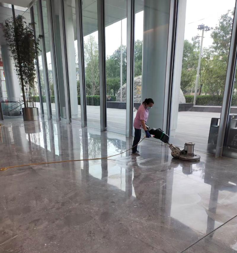 大理石和花岗岩虽然豪华高贵,但石材价格要低得多